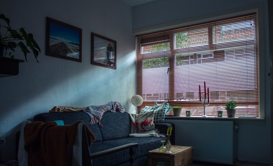 Natuurlijke lichtinval: het beste gebruik van raamdecoratie om licht te maximaliseren